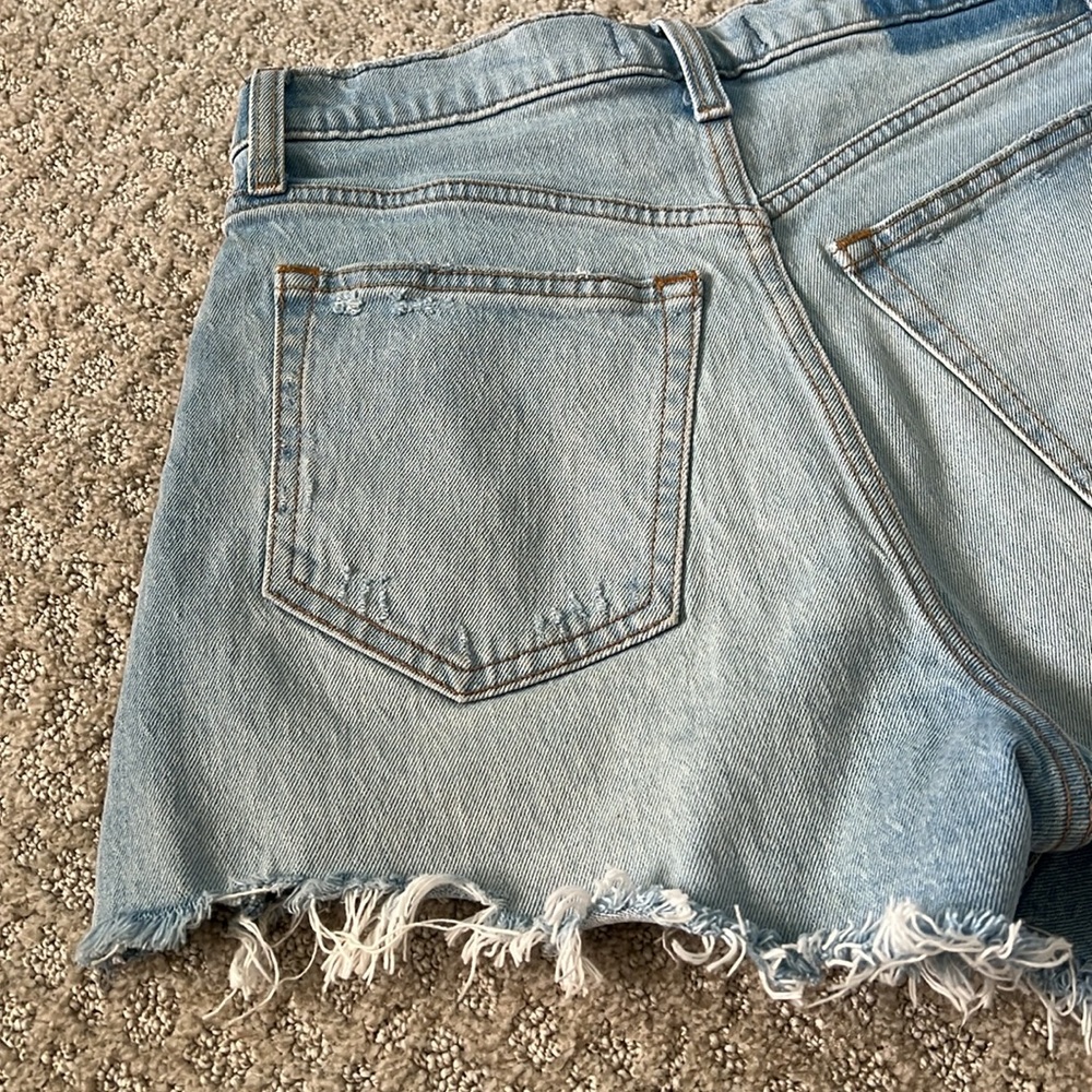 A&F High Rise 90s Cutoff Short - Picture 12 of 14